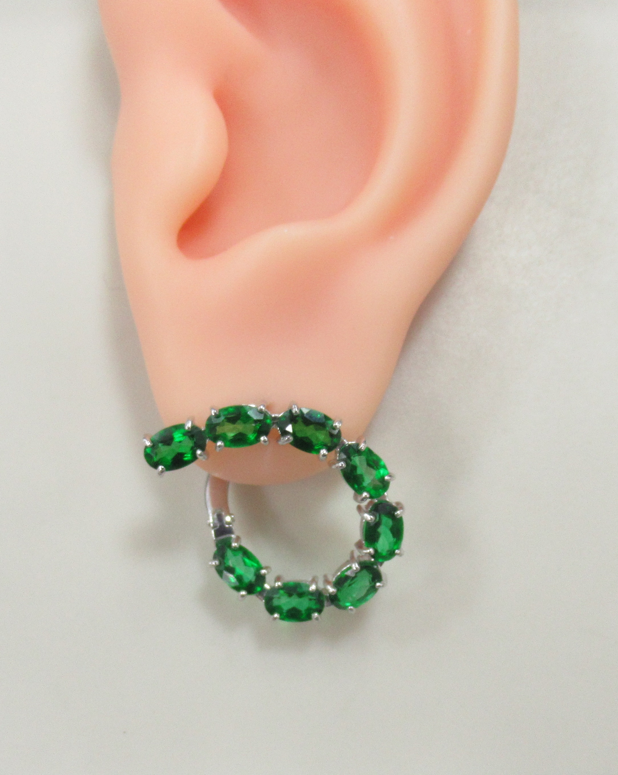 Серебряные серьги с зелеными топазами